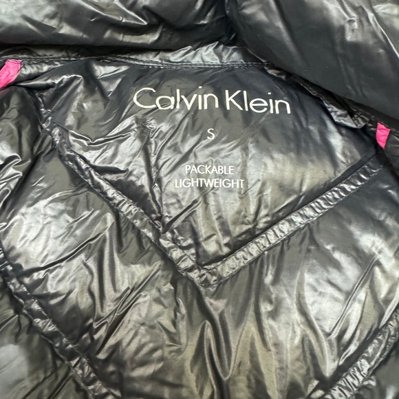 Calvin Klein Lightweight Black Puffer Jacket Size Small - Picture 6 of 9